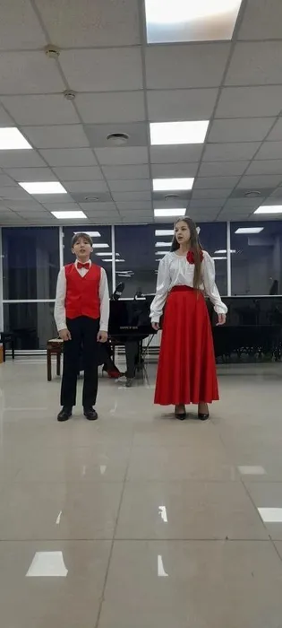 photo_5285110442491581747_y