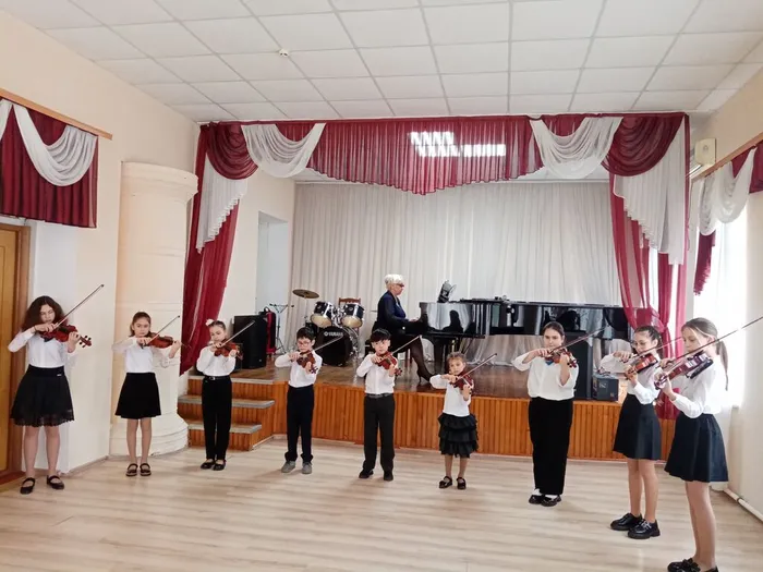 младший