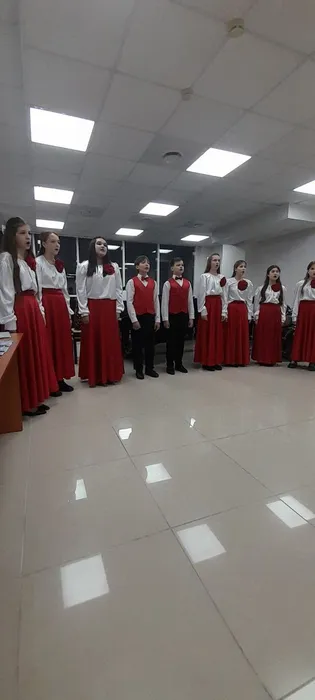 photo_5285110442491581746_y